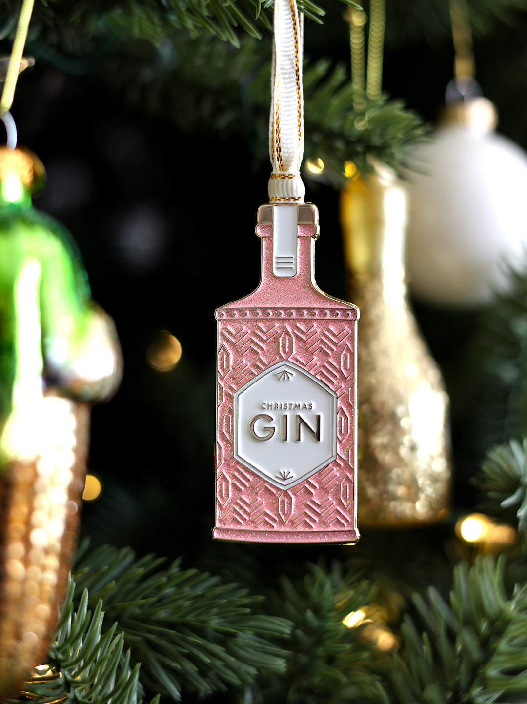 all-the-ways-to-say-christmas-gin-christbaumschmuck-emaille image 5